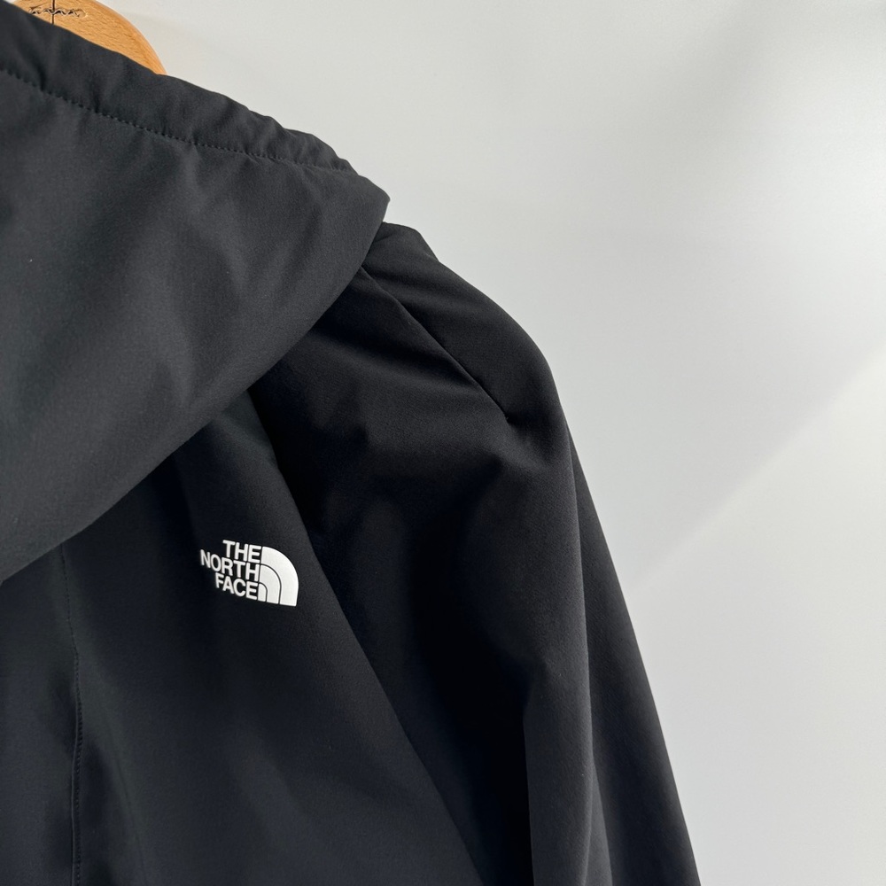 The North Face Black Softshell Jacket Women’s Large (Fits Like Medium) - Picture 7 of 9